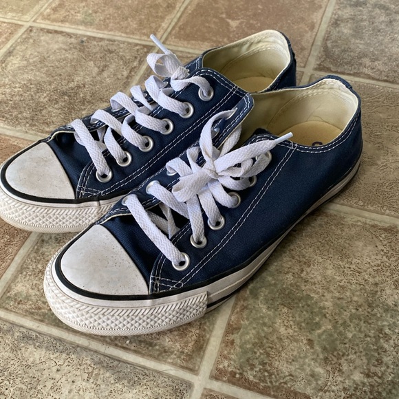 Blue converse - Picture 1 of 3